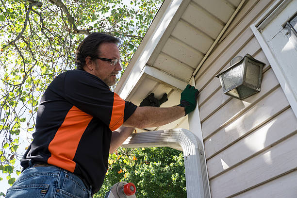 Siding Removal and Disposal in Ivins, UT
